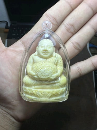 ខ្ញុំដាក់ជាវព្រះមហាកច្ចានៈប្រើខាងលាភមានជ័យជំនះ ជាវក្នុងតម្លៃ250$ អាចនិយាយពីតម្លៃបានខ្លះ