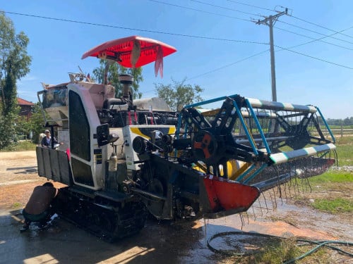 ម៉ាស៊ីនច្រូតលក់ 3800 ប្រញាប់លុយសងធានាគា កង់ថ្មីមួយគូរ