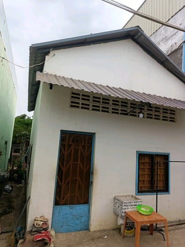 ផ្ទះលក់នៅជិតទីប្រជំជន់ទំហំ5x9.5mmទីតាំងភូមិចំពុះក្អែកលក់់តម្លៃ19000$ចចារ