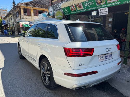 ឡាន​លក់​ Audi Q7 2017