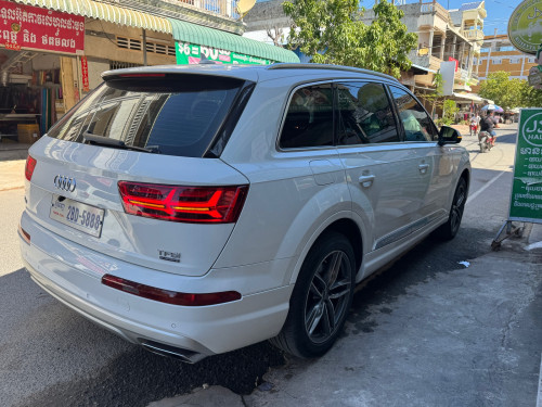 ឡាន​លក់​ Audi Q7 2017