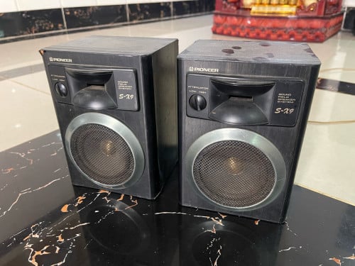 លក់បាសស៊ីន PIONEER 30W មួយគូ. ចាប់អារម្មណ៍ 