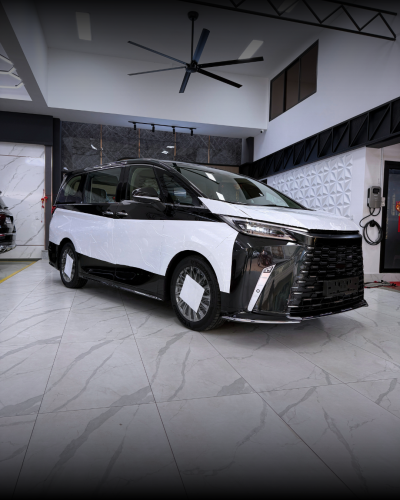 2025 Lexus LM500h VIP Seats