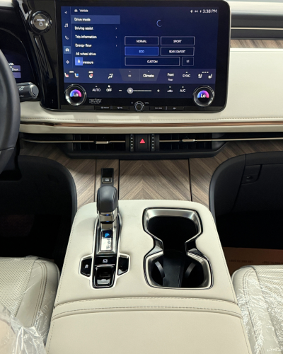 2025 Lexus LM500h VIP Seats