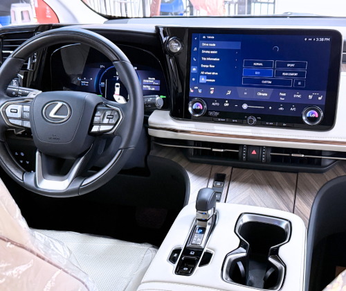 2025 Lexus LM500h VIP Seats