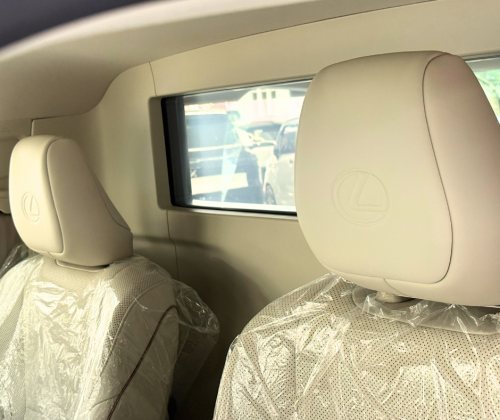 2025 Lexus LM500h VIP Seats