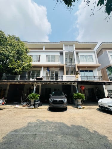 3 Bedrooms For Sale At Peng Hout Beoung Snor