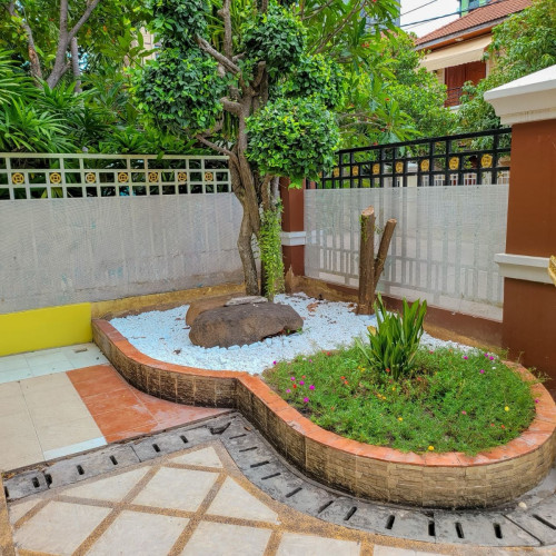 5 Bedroom Pool Villa for Rent In Chamkarmorn