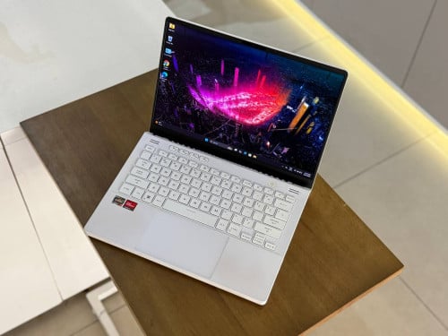 Asus ROG Zephyrus G14 GA402RJ ( 99% )AMD Ryzen 7 6800S, RAM 16GB, SSD 1TB, AMD Radeon RX6700S 8GB