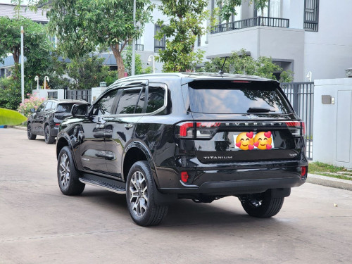 Ford Everest 2023 Titanium ថ្មីណាស់16000គីឡូតិច