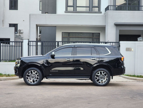 Ford Everest 2023 Titanium ថ្មីណាស់16000គីឡូតិច