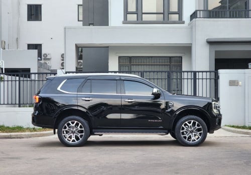 Ford Everest 2023 Titanium ថ្មីណាស់16000គីឡូតិច