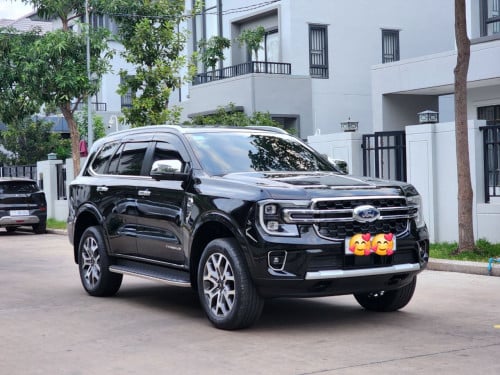 Ford Everest 2023 Titanium ថ្មីណាស់16000គីឡូតិច