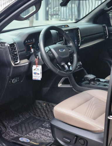 Ford Everest 2023 Titanium ថ្មីណាស់16000គីឡូតិច