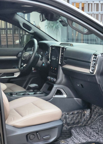 Ford Everest 2023 Titanium ថ្មីណាស់16000គីឡូតិច