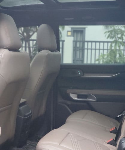 Ford Everest 2023 Titanium ថ្មីណាស់16000គីឡូតិច