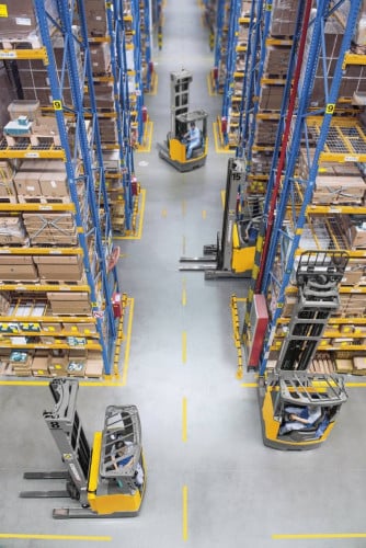 Forklift Reach Truck ឡេវ៉ាទ័រ
