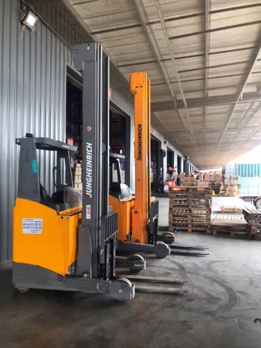 Forklift Reach Truck ឡេវ៉ាទ័រ
