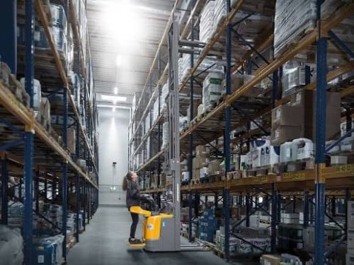 Forklift អេឡេវ៉ាទ័រ Stacker Pallet Reach Truck