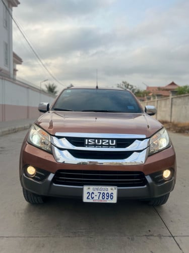 ISUZU MU-X 2016