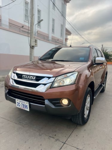 ISUZU MU-X 2016