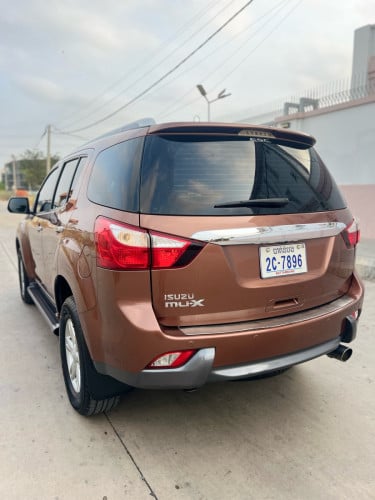 ISUZU MU-X 2016