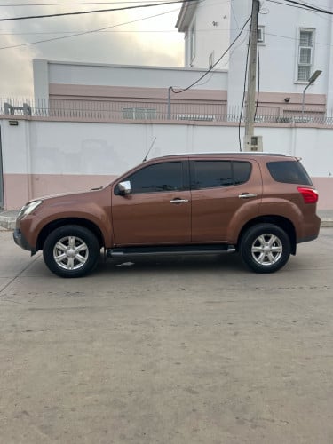 ISUZU MU-X 2016