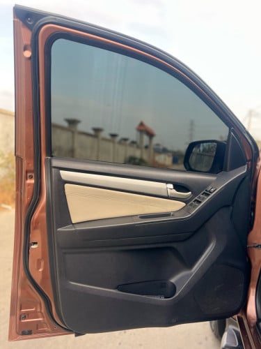 ISUZU MU-X 2016
