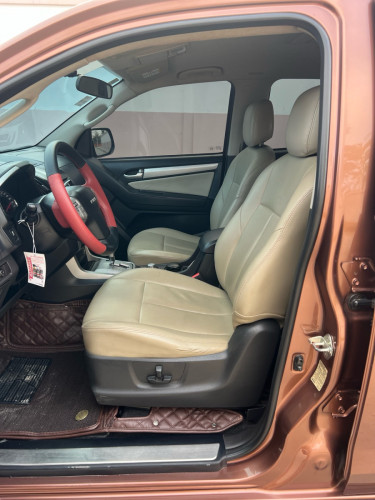 ISUZU MU-X 2016