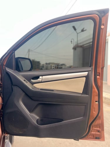 ISUZU MU-X 2016