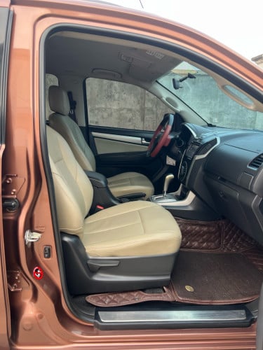 ISUZU MU-X 2016
