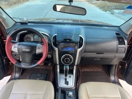ISUZU MU-X 2016