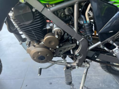 Kawasaki D TRACKER កំលាំង 150cc ឆ្នាំ 2013 ធានាថាម៉ូតូនៅថ្មីជូនបងអូន