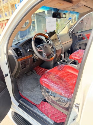 Land Cruiser V6 2010ឡេីង​2021 ម្ចាស់ដេីមទីមួយ​ ទឹកថ្នាំបាញ់តែកន្លែកឡេីងទេបងប្អូន