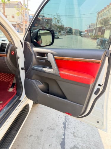 Land Cruiser V6 2010ឡេីង​2021 ម្ចាស់ដេីមទីមួយ​ ទឹកថ្នាំបាញ់តែកន្លែកឡេីងទេបងប្អូន