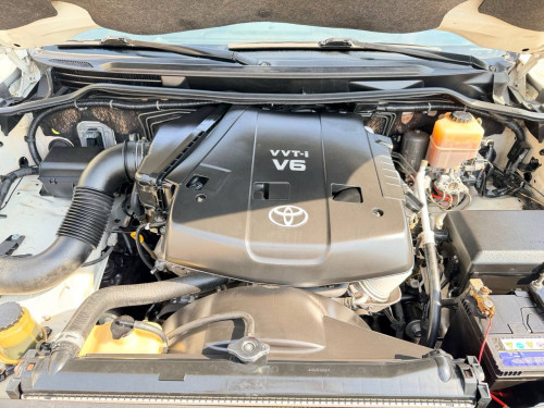 Land Cruiser V6 2010ឡេីង​2021 ម្ចាស់ដេីមទីមួយ​ ទឹកថ្នាំបាញ់តែកន្លែកឡេីងទេបងប្អូន