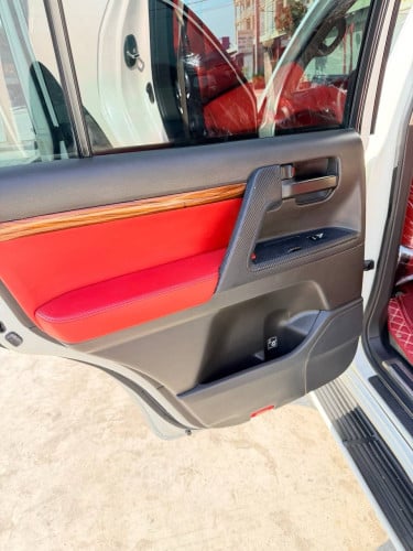 Land Cruiser V6 2010ឡេីង​2021 ម្ចាស់ដេីមទីមួយ​ ទឹកថ្នាំបាញ់តែកន្លែកឡេីងទេបងប្អូន
