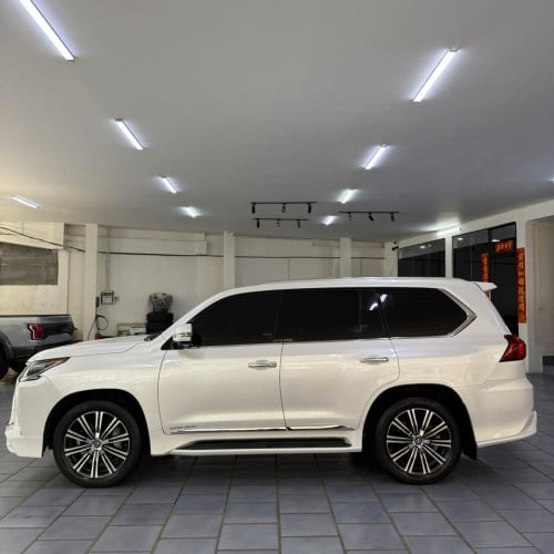 Lexus LX570 Super Sport 2018 ទឹកថ្នាំហ្សុីនមួយជុំ ម្ចាស់ដើមទី1 តម្លៃនិយាយគ្នាបាន 保證特價