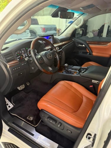 Lexus LX570 Super Sport 2018 ទឹកថ្នាំហ្សុីនមួយជុំ ម្ចាស់ដើមទី1 តម្លៃនិយាយគ្នាបាន 保證特價