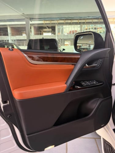 Lexus LX570 Super Sport 2018 ទឹកថ្នាំហ្សុីនមួយជុំ ម្ចាស់ដើមទី1 តម្លៃនិយាយគ្នាបាន 保證特價