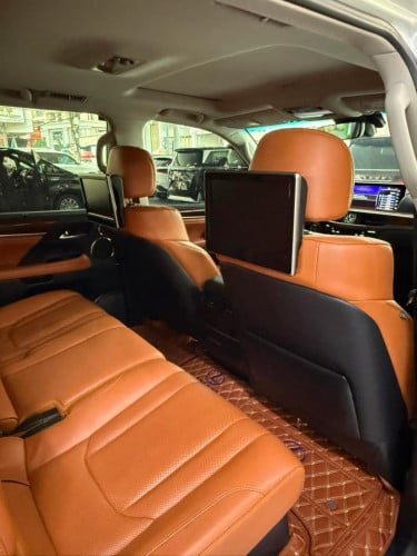 Lexus LX570 Super Sport 2018 ទឹកថ្នាំហ្សុីនមួយជុំ ម្ចាស់ដើមទី1 តម្លៃនិយាយគ្នាបាន 保證特價