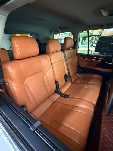 Lexus LX570 Super Sport 2018 ទឹកថ្នាំហ្សុីនមួយជុំ ម្ចាស់ដើមទី1 តម្លៃនិយាយគ្នាបាន 保證特價