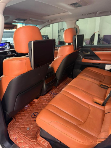 Lexus LX570 Super Sport 2018 ទឹកថ្នាំហ្សុីនមួយជុំ 100%  តម្លៃនិយាយគ្នាបាន 保證特價