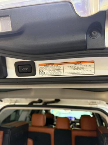 Lexus LX570 Super Sport 2018 ទឹកថ្នាំហ្សុីនមួយជុំ 100%  តម្លៃនិយាយគ្នាបាន 保證特價