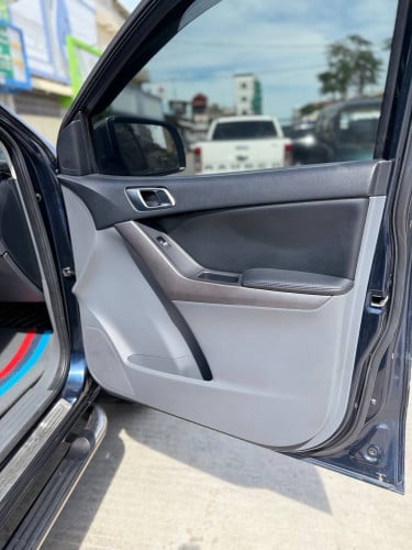 Mazda BT50 2019 ឆ្វេងសុីនក្រុមហ៊ុន​ ពណ៌​ ទឹកប៊ិចបែកក្រម៉ៅ ប៉ុងមួយ​ ម្ចាស់ដេីមទីមួយ​ ធានឡានថ្មីខ្លាំង