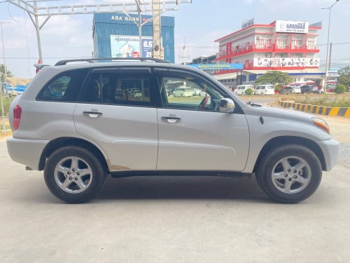 RAV4L Full option បើកដំបូល 01 ប៉ុង2 តម្លៃ$9xxxបង់រំលស់100%