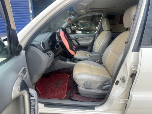 RAV4L Full option បើកដំបូល 01 ប៉ុង2 តម្លៃ$9xxxបង់រំលស់100%