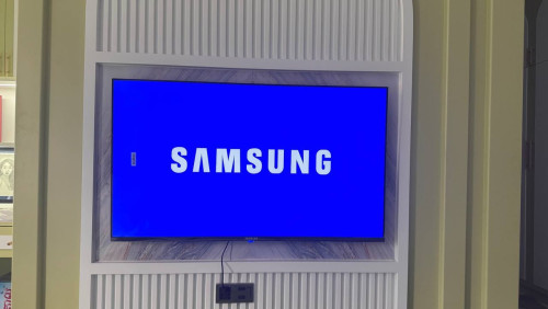 Samsung smart TV 60 inch UHD 4k
