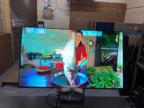 Samsung smart TV 80 inch UHD 4k