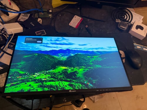 Sell monitor 22 inch HDR 99%
